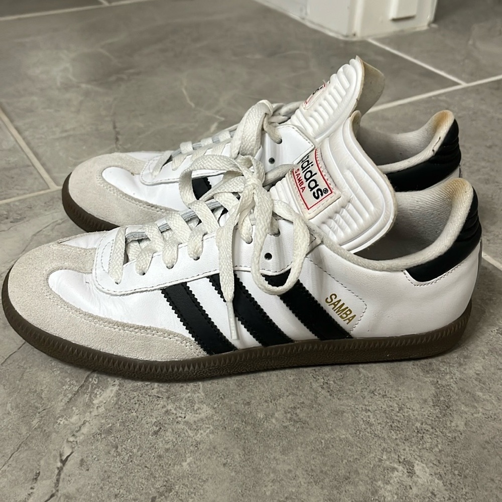 White Adidas samba Classic size 7 men’s